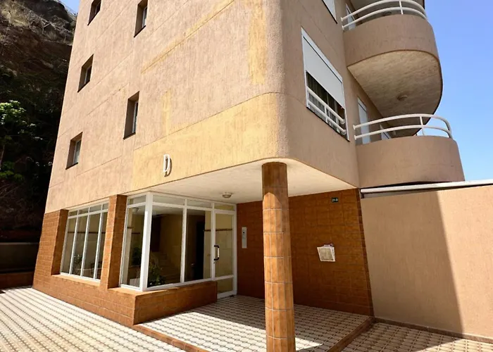 Views House Apartment